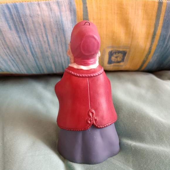 Hallmark 1981 Carole Singer Bell Marked 4.3" x 2".Mrs Beaumont Fine Porcelain - Picture 4 of 8